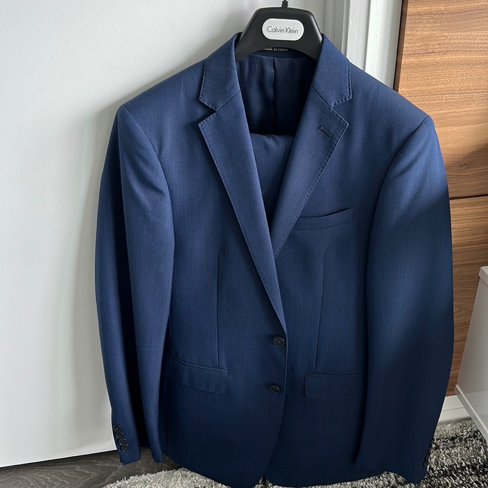 Men’s Navy Calvin Klein Suit 38R